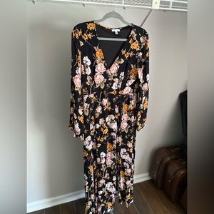 Long sleeve maxi flower dress, size large